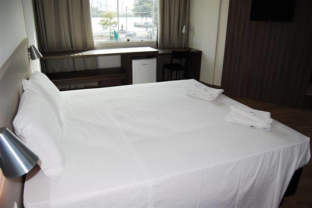 Hotel Valerim Itajai / Navegantes Exterior foto